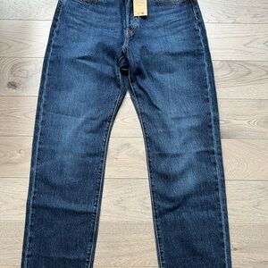 Levi's 501 Curve in a dark indigo wash